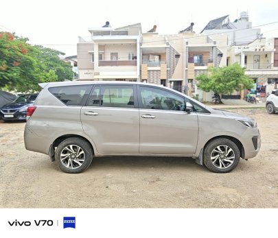 Innova Crysta 2 4 V
